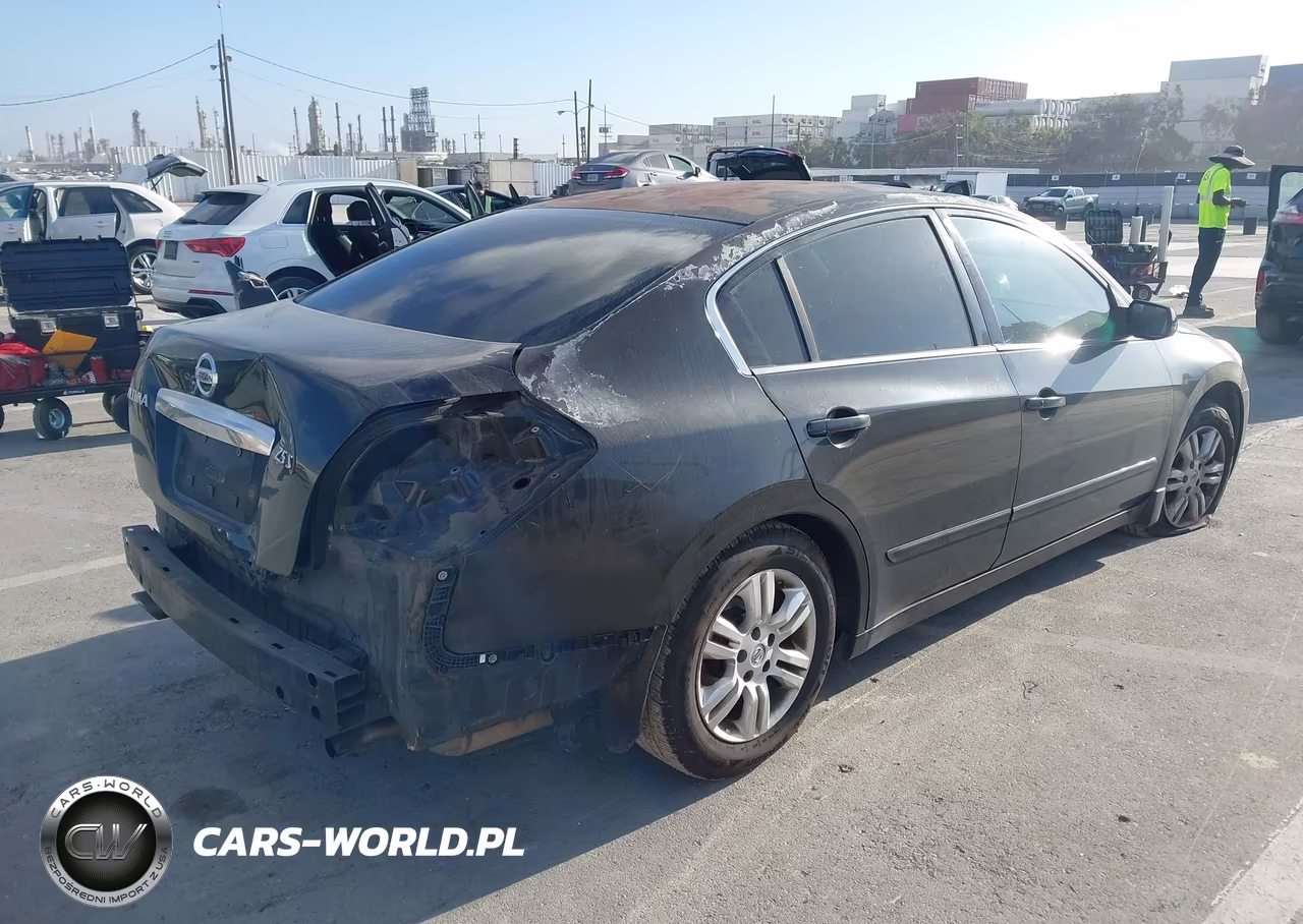 2011 Nissan Altima 2.5 S VIN:1N4AL2AP4BN488836 - 4