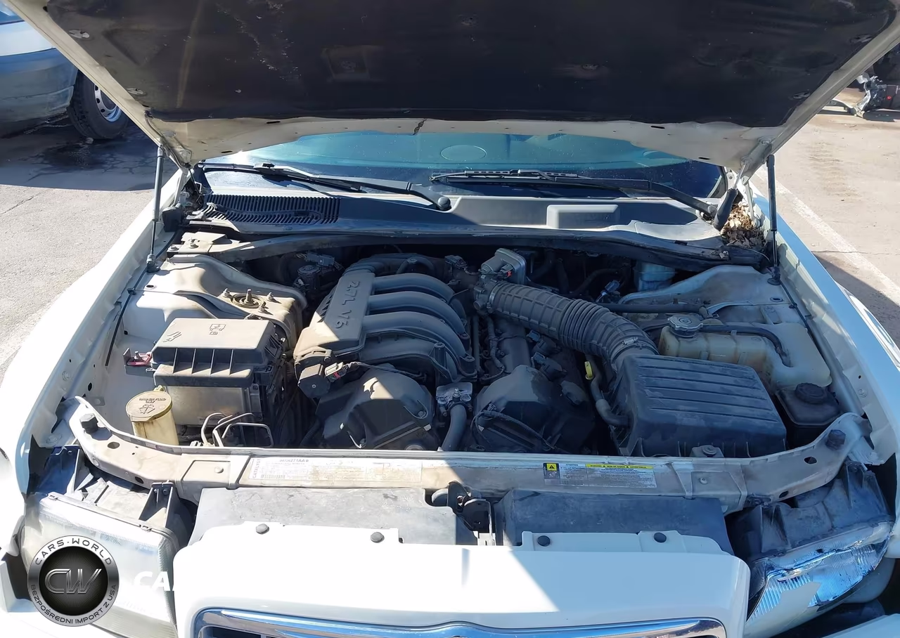 2007 Chrysler 300 VIN:2C3LA43R97H774270 - 10