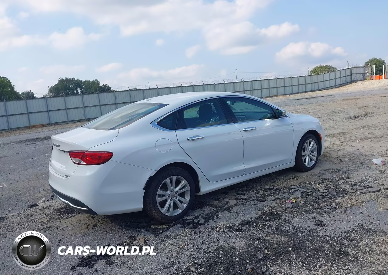 2016 Chrysler 200 Limited VIN:1C3CCCABXGN154402 - 4