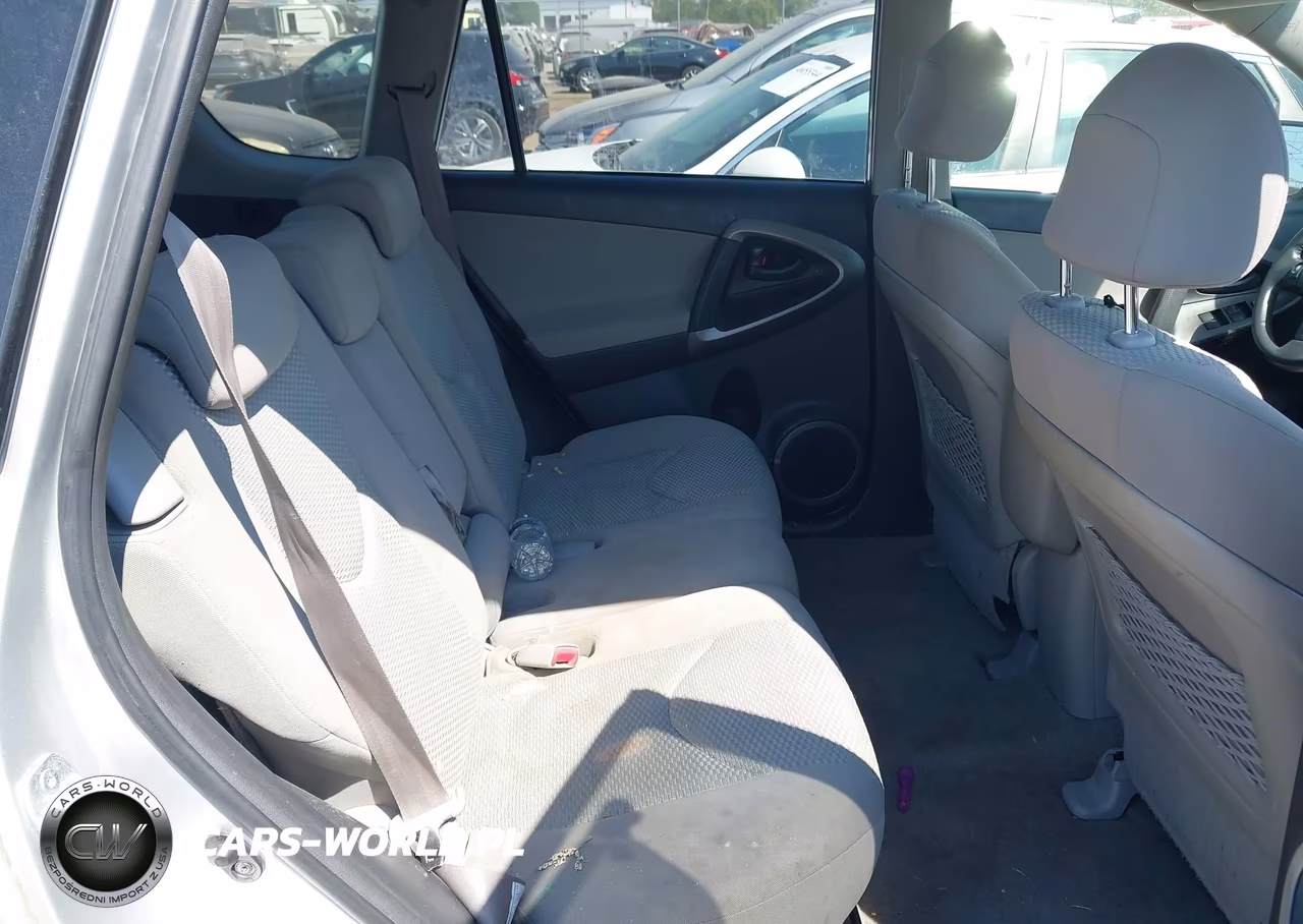 2007 Toyota Rav4 Limited VIN:JTMBD31V575074388 - 8