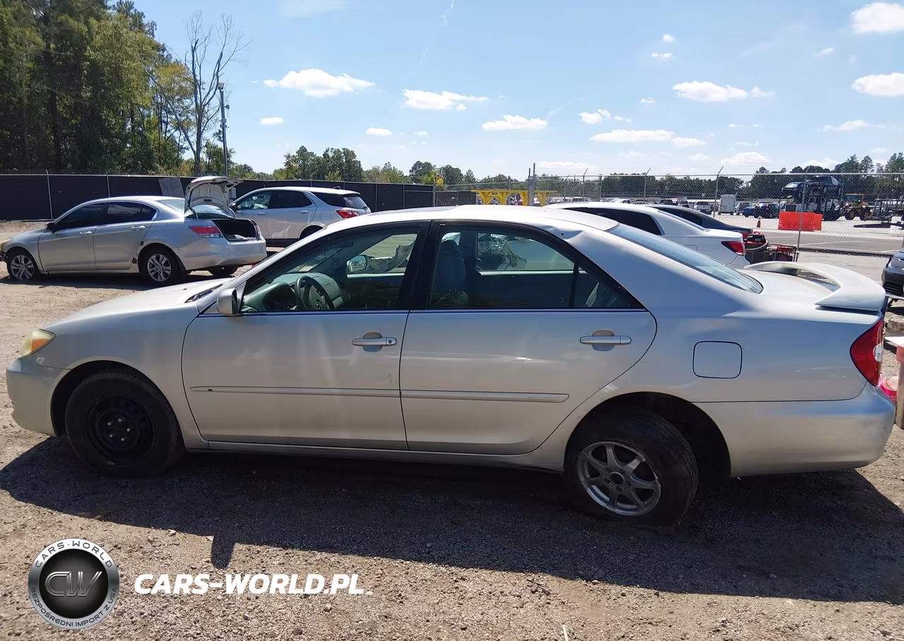 2004 Toyota Camry Le VIN:4T1BE32K44U901375 - 15