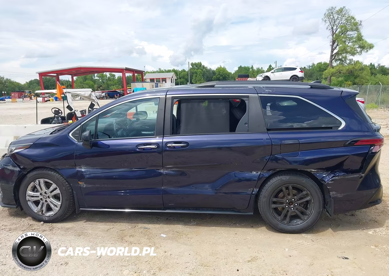 2022 Toyota Sienna Xse VIN:5TDDSKFC1NS067736 - 6