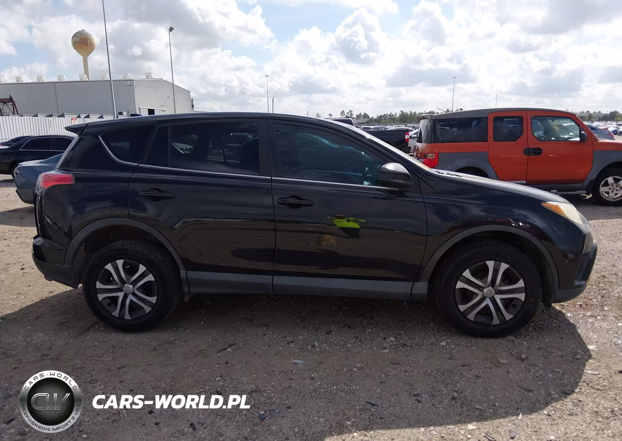 2018 Toyota Rav4 Le VIN:2T3ZFREV9JW471544 - 14