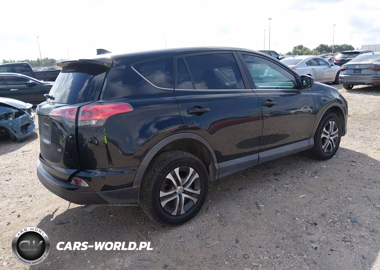 2018 Toyota Rav4 Le VIN:2T3ZFREV9JW471544 - 4