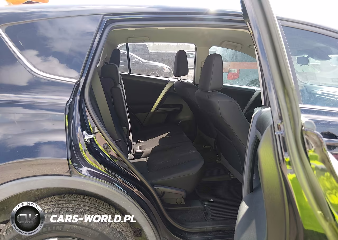 2018 Toyota Rav4 Le VIN:2T3ZFREV9JW471544 - 8