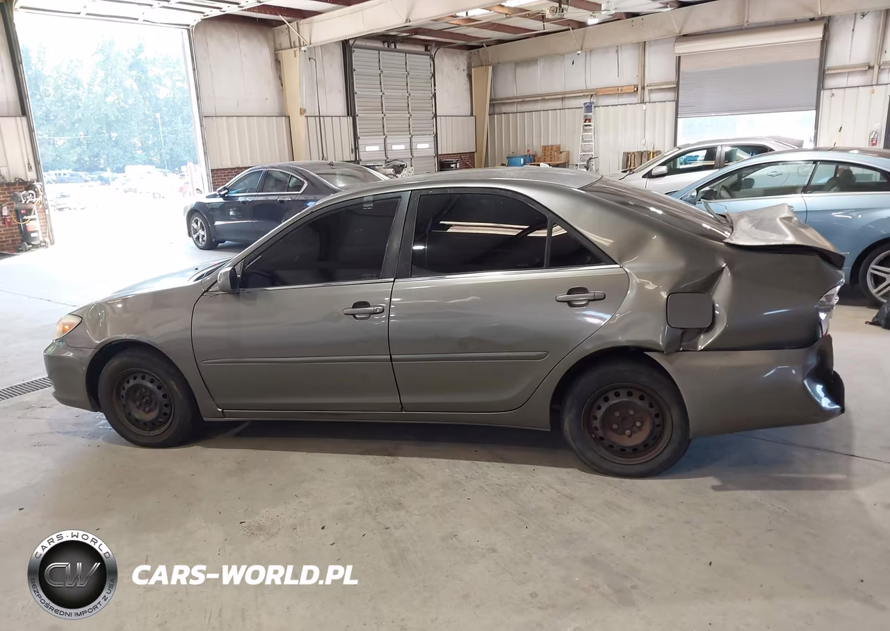 2002 Toyota Camry Le VIN:4T1BE32K12U536991 - 15