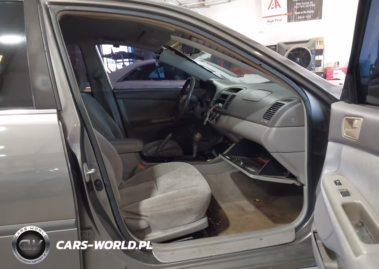 2002 Toyota Camry Le VIN:4T1BE32K12U536991 - 5