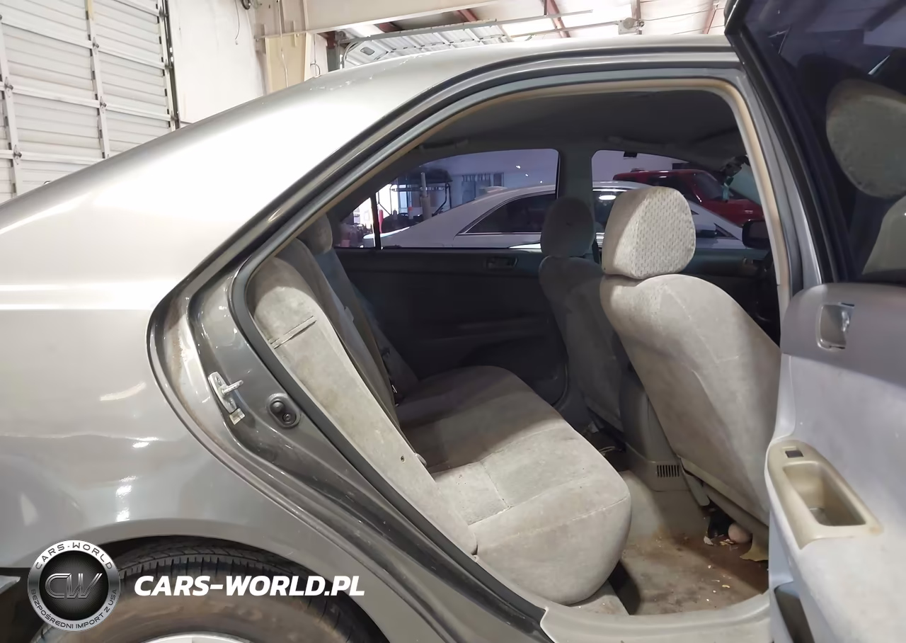 2002 Toyota Camry Le VIN:4T1BE32K12U536991 - 8