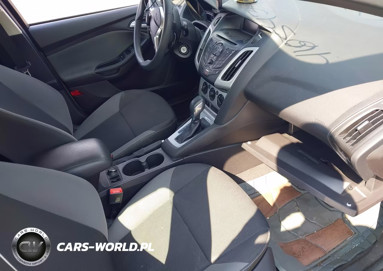 2014 Ford Focus Se VIN:1FADP3K25EL462451 - 5