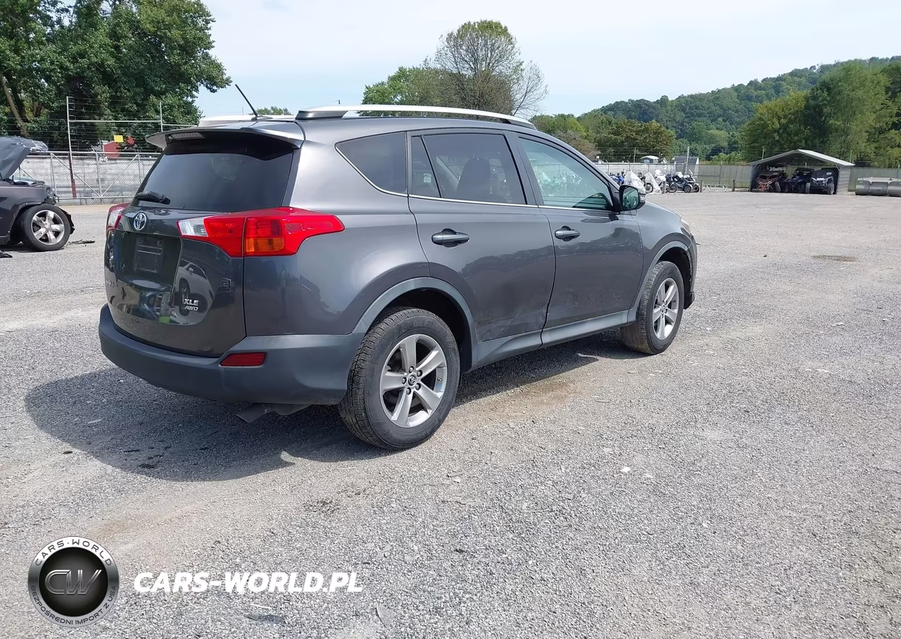 2015 Toyota Rav4 Xle VIN:2T3RFREV4FW299737 - 4