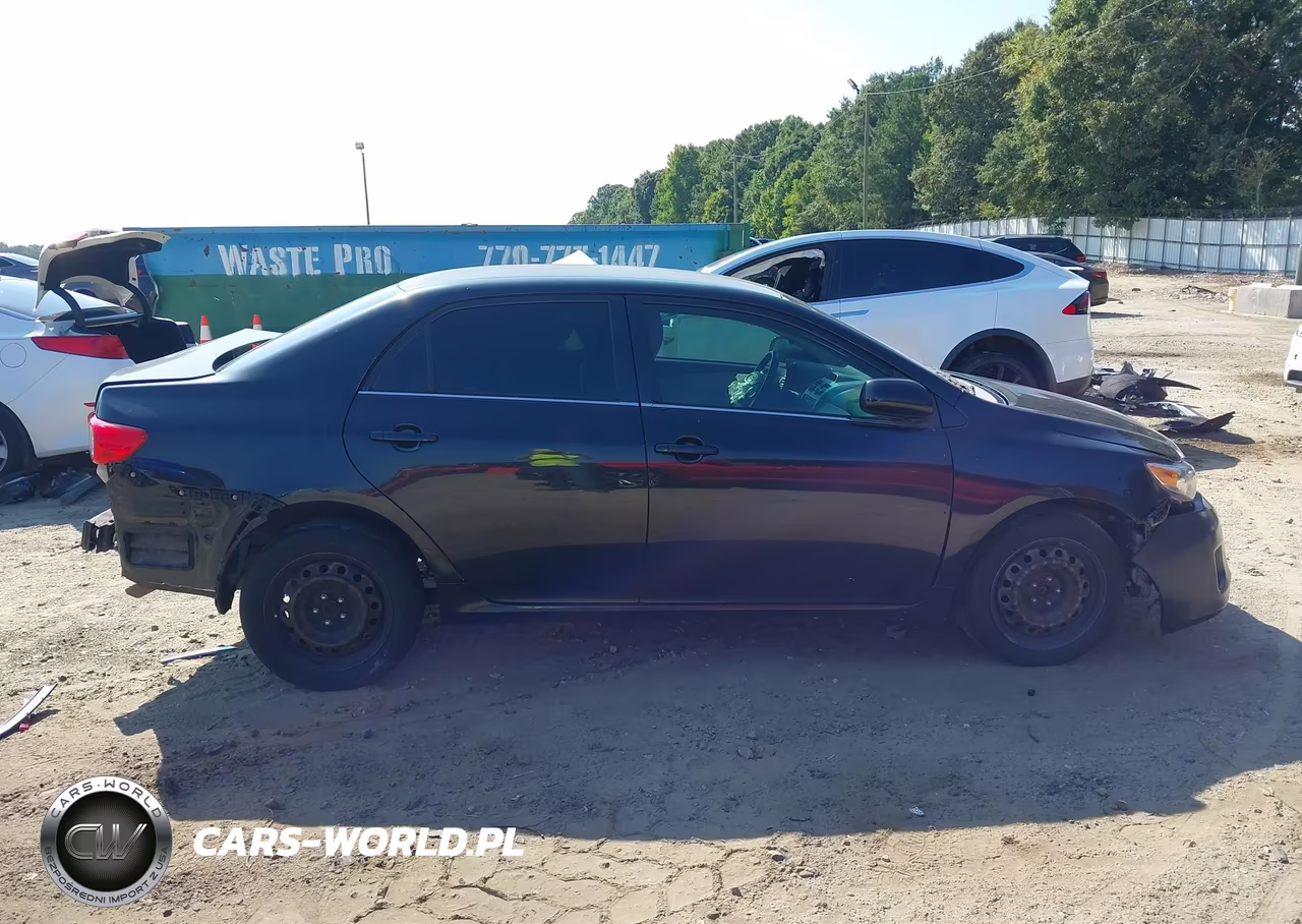 2013 Toyota Corolla Le VIN:JTDBU4EE2DJ114624 - 13