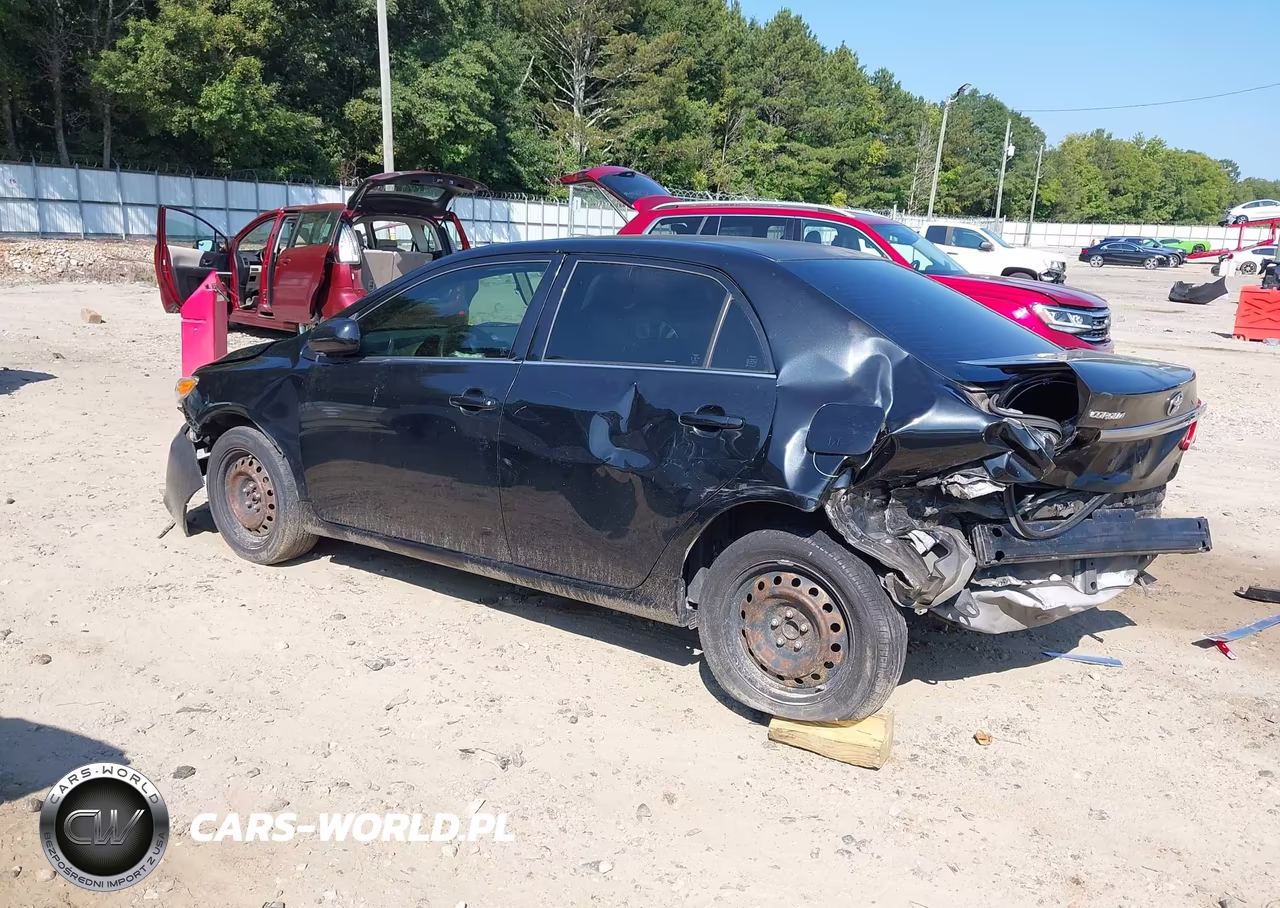 2013 Toyota Corolla Le VIN:JTDBU4EE2DJ114624 - 3