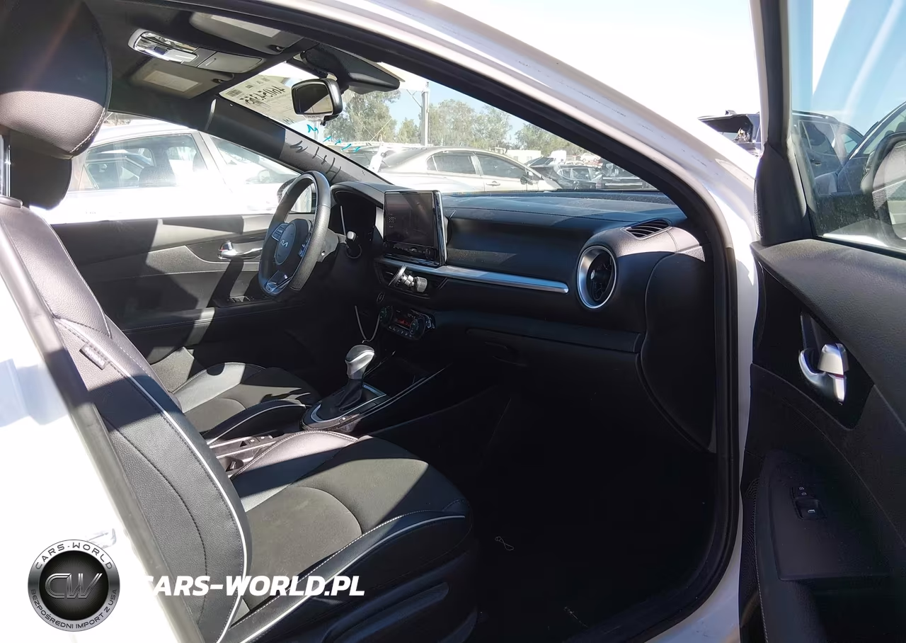 2023 Kia Forte Gt-Line VIN:3KPF54AD0PE559327 - 5