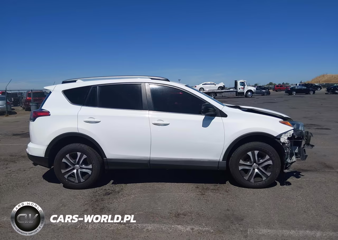 2018 Toyota Rav4 Le VIN:2T3BFREV8JW740425 - 14