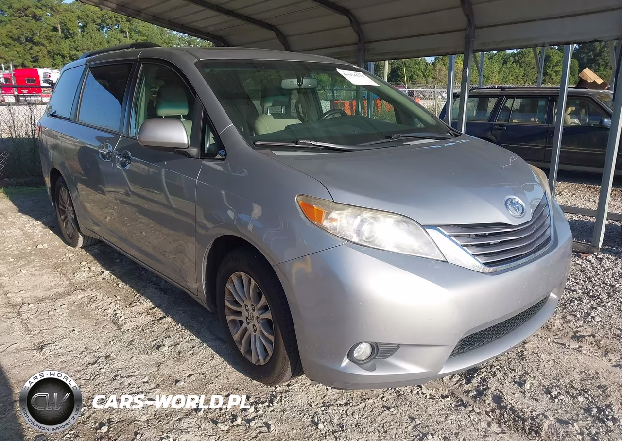 2015 Toyota Sienna Xle Premium 8 Passenger – zdjęcie 1 z 16