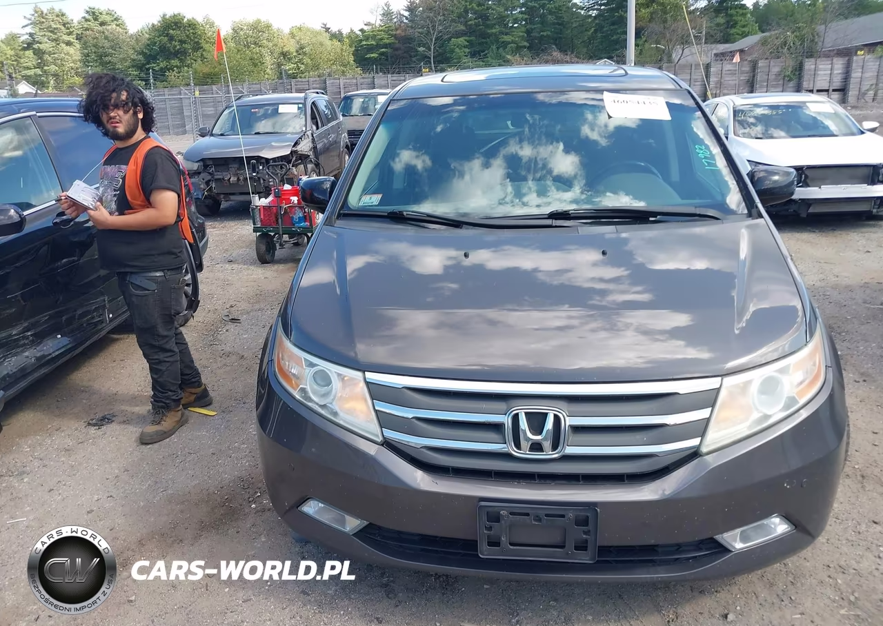 2013 Honda Odyssey Touring-Touring Elite VIN:5FNRL5H93DB008275 - 12