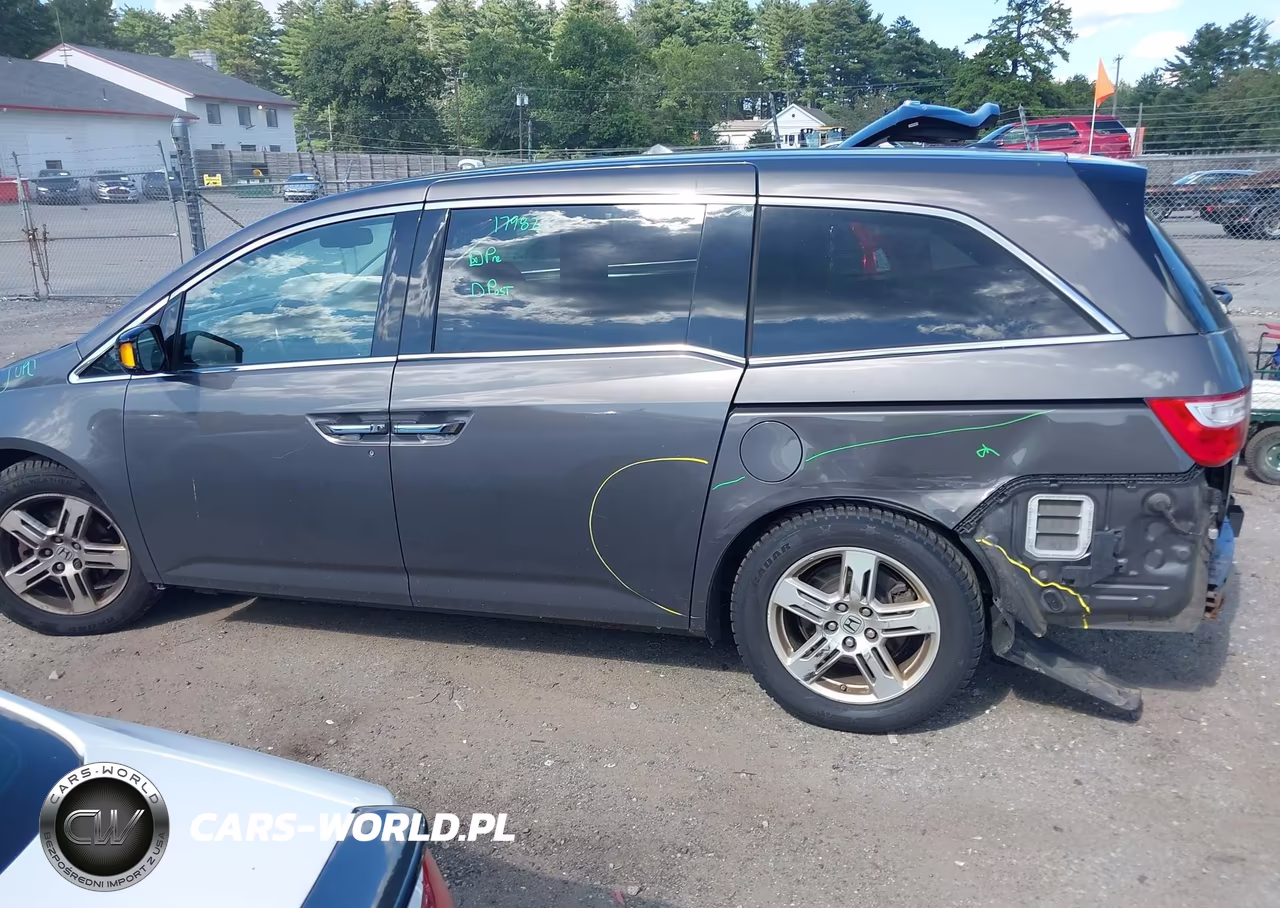2013 Honda Odyssey Touring-Touring Elite VIN:5FNRL5H93DB008275 - 14