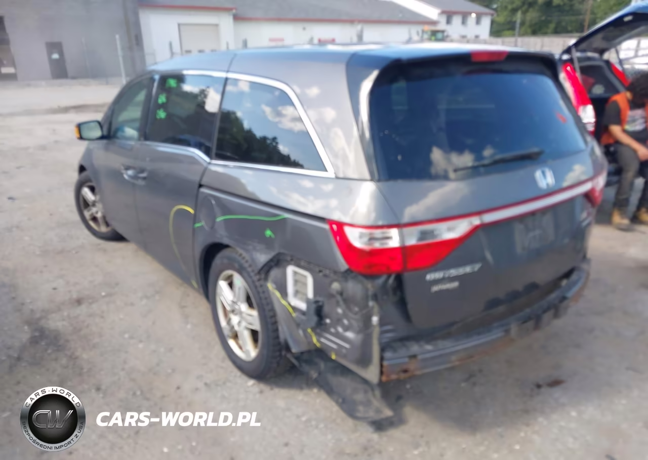 2013 Honda Odyssey Touring-Touring Elite VIN:5FNRL5H93DB008275 - 3