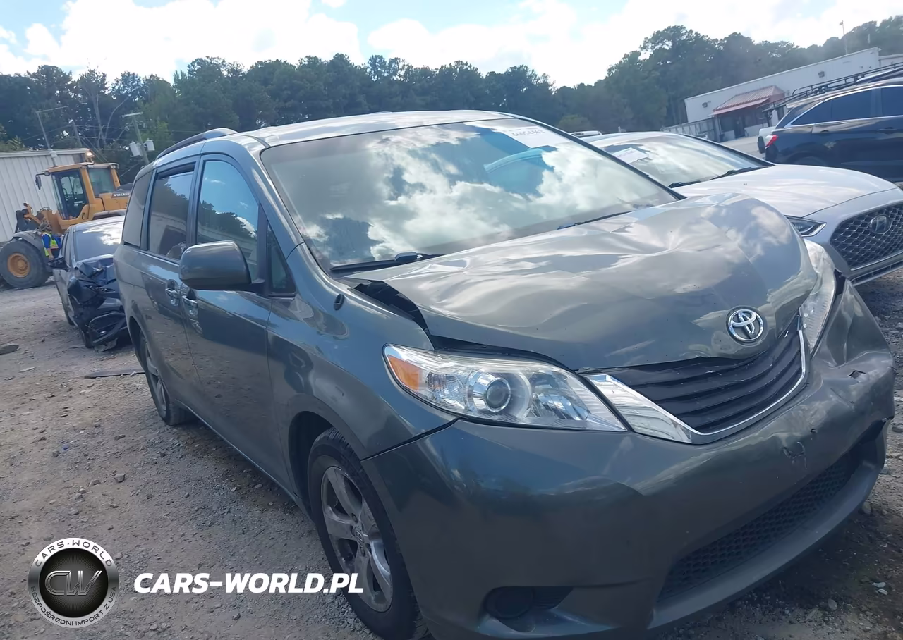 2013 Toyota Sienna Le V6 8 Passenger – zdjęcie 1 z 16