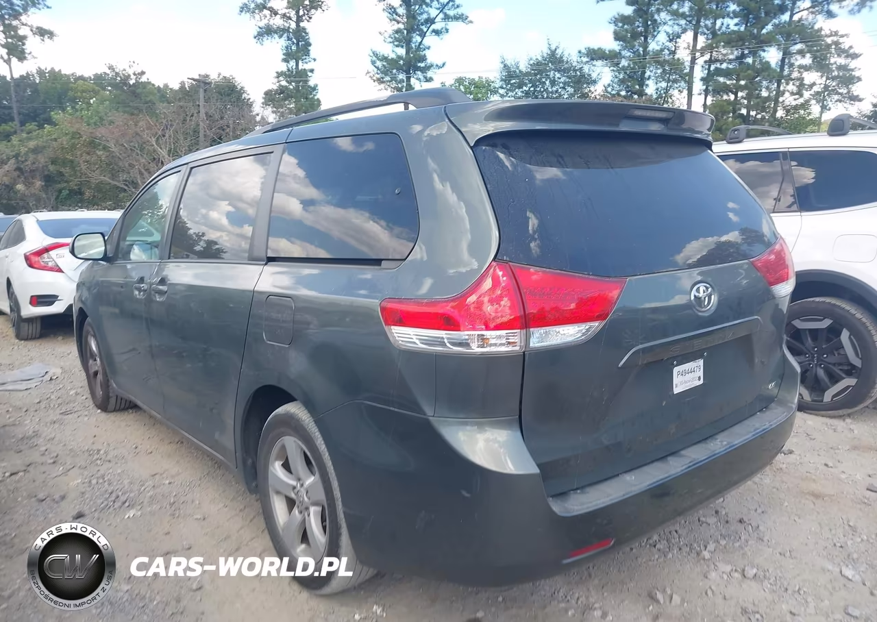 2013 Toyota Sienna Le V6 8 Passenger VIN:5TDKK3DC9DS346091 - 3