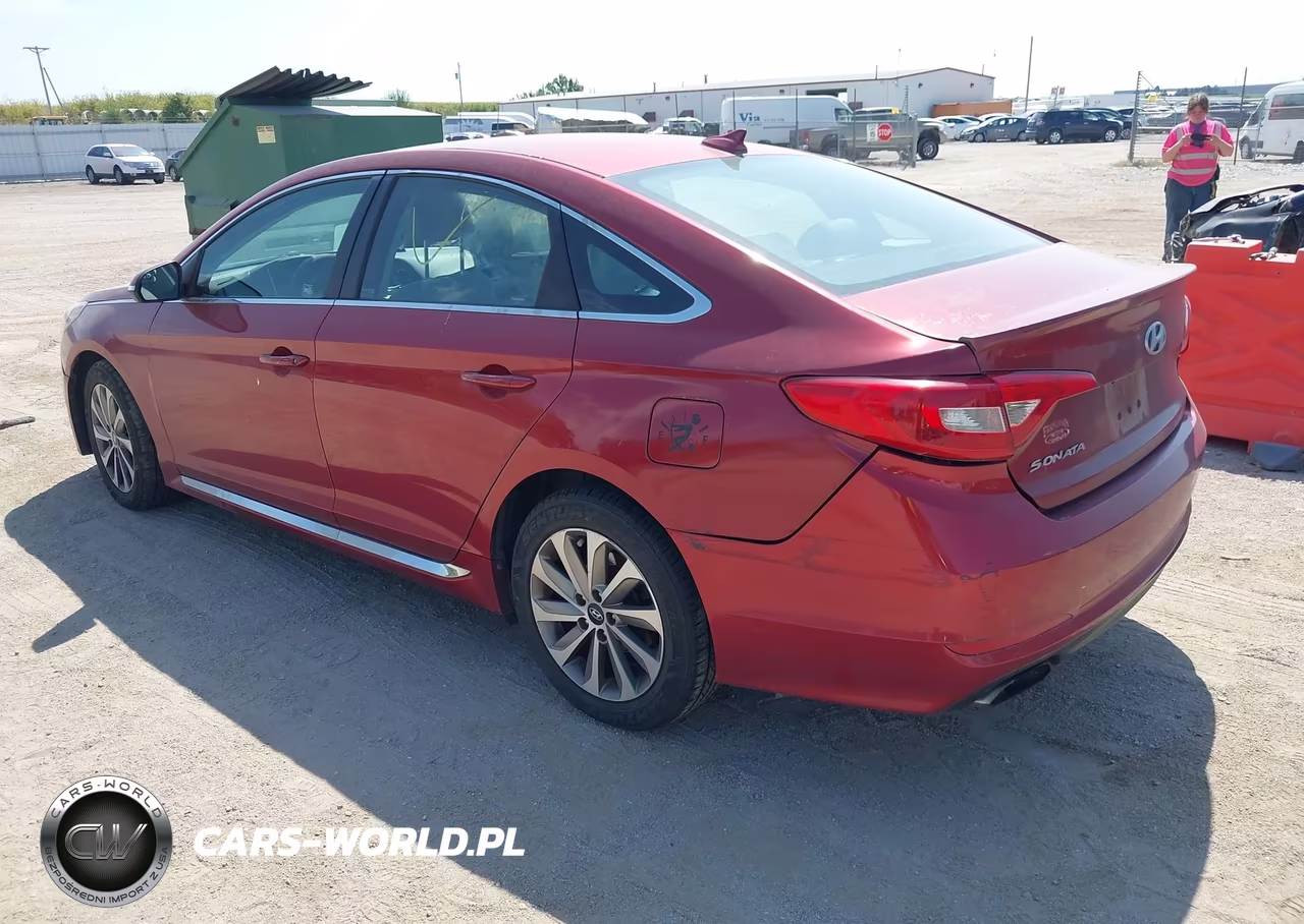 2015 Hyundai Sonata Sport VIN:5NPE34AF0FH113384 - 3