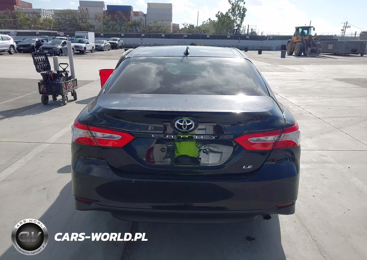 2020 Toyota Camry Le VIN:4T1C11AK6LU504657 - 16
