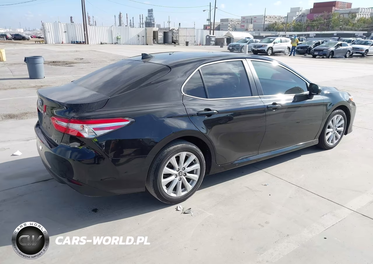 2020 Toyota Camry Le VIN:4T1C11AK6LU504657 - 4