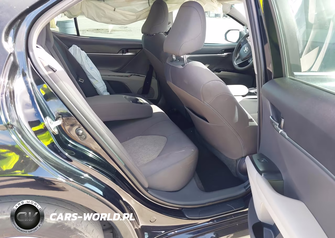 2020 Toyota Camry Le VIN:4T1C11AK6LU504657 - 8