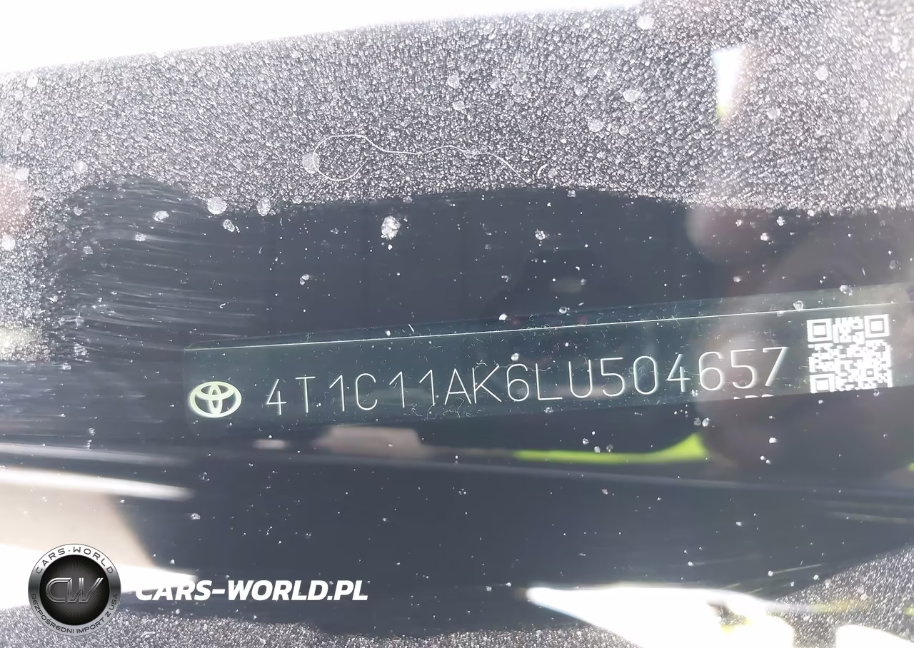 2020 Toyota Camry Le VIN:4T1C11AK6LU504657 - 9