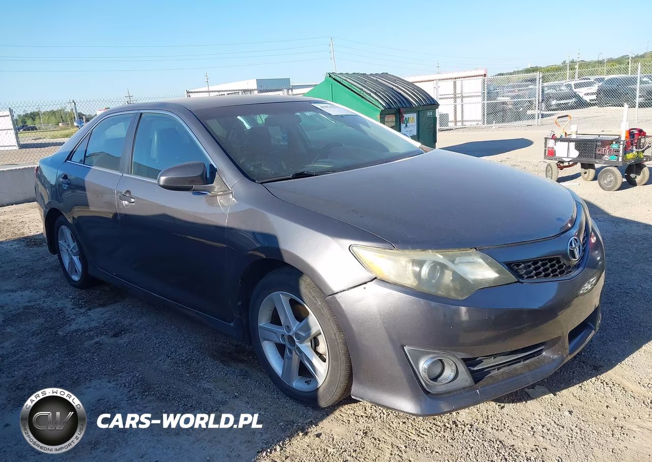 2014 Toyota Camry Se – zdjęcie 1 z 16