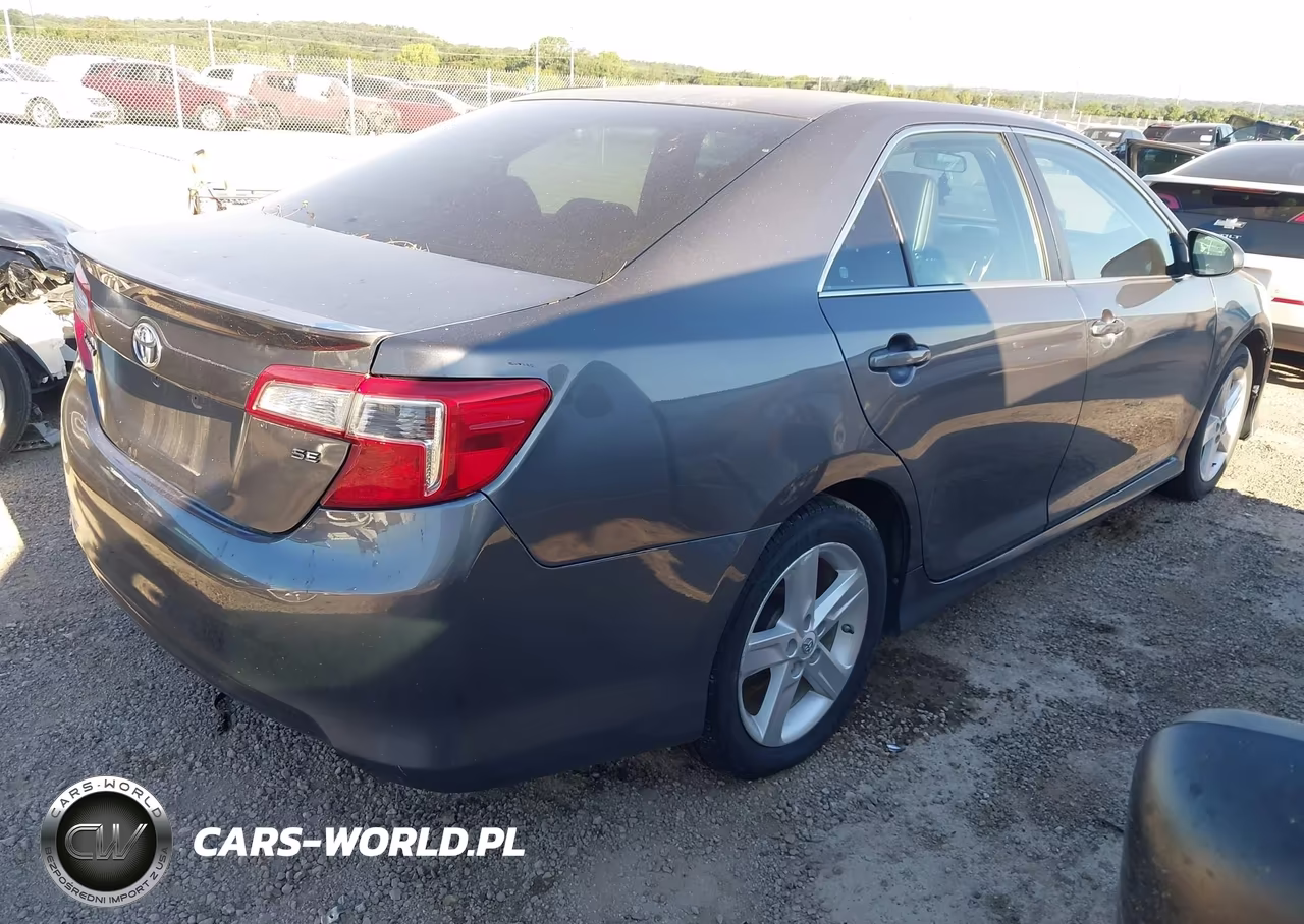 2014 Toyota Camry Se VIN:4T1BF1FK3EU308765 - 4