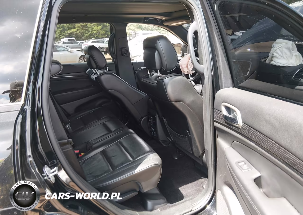 2018 Jeep Grand Cherokee High Altitude 4X2 VIN:1C4RJECG8JC125676 - 8