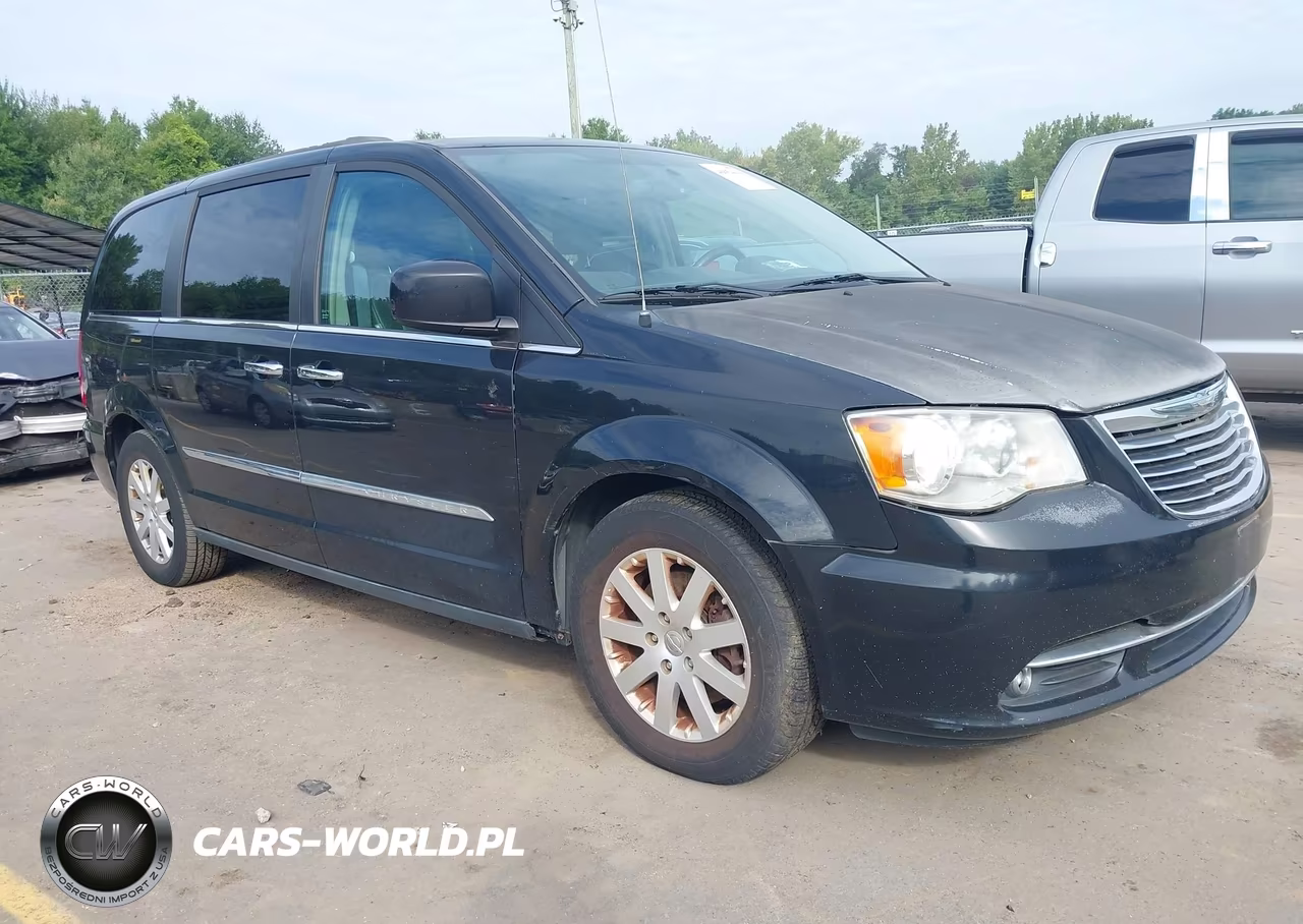 2015 Chrysler Town & Country Touring – zdjęcie 1 z 11