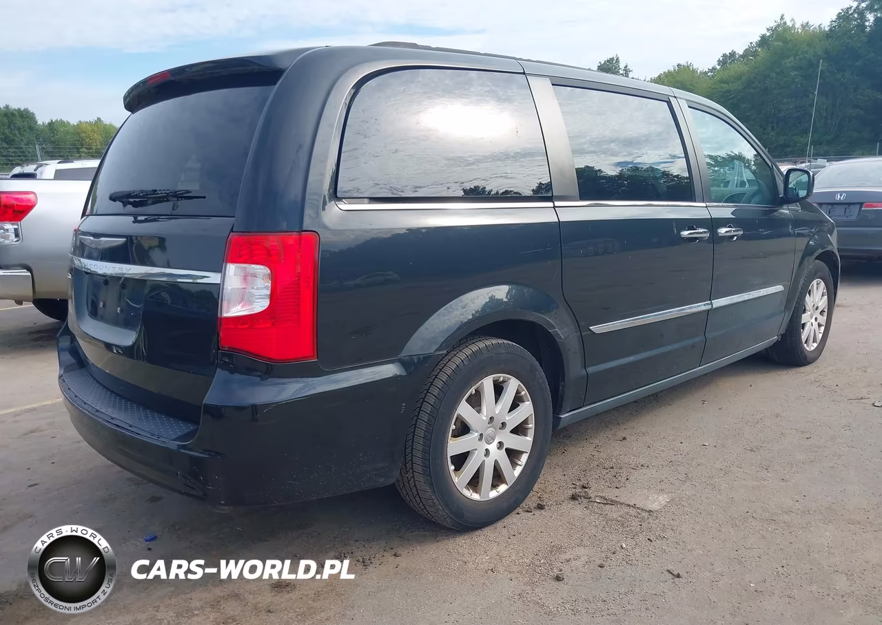 2015 Chrysler Town & Country Touring VIN:2C4RC1BG8FR609656 - 4
