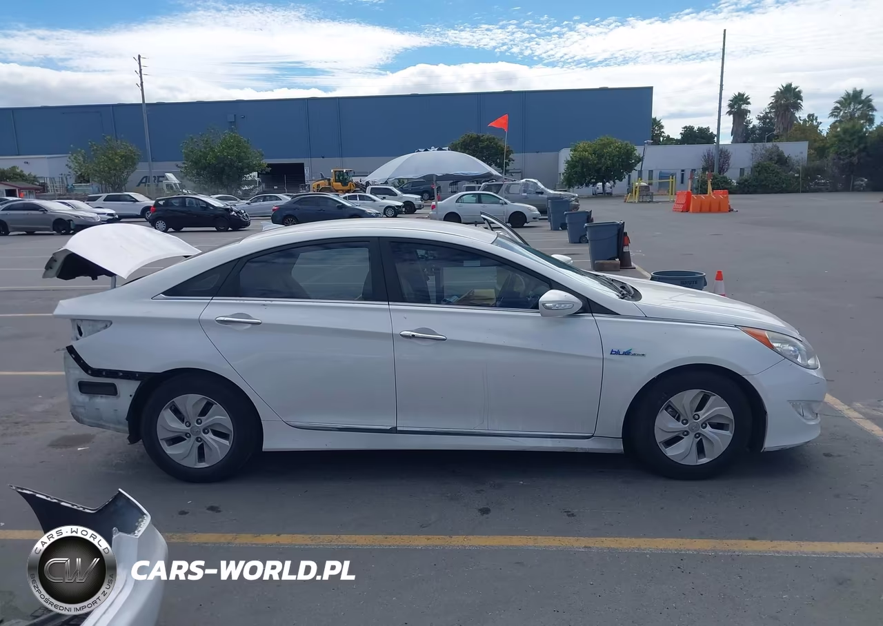 2014 Hyundai Sonata Hybrid VIN:KMHEC4A42EA108221 - 14