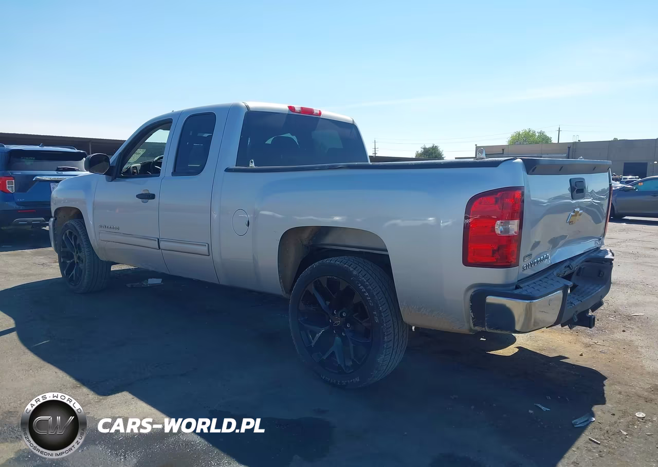 2011 Chevrolet Silverado 1500 Lt VIN:1GCRCSE09BZ356108 - 3