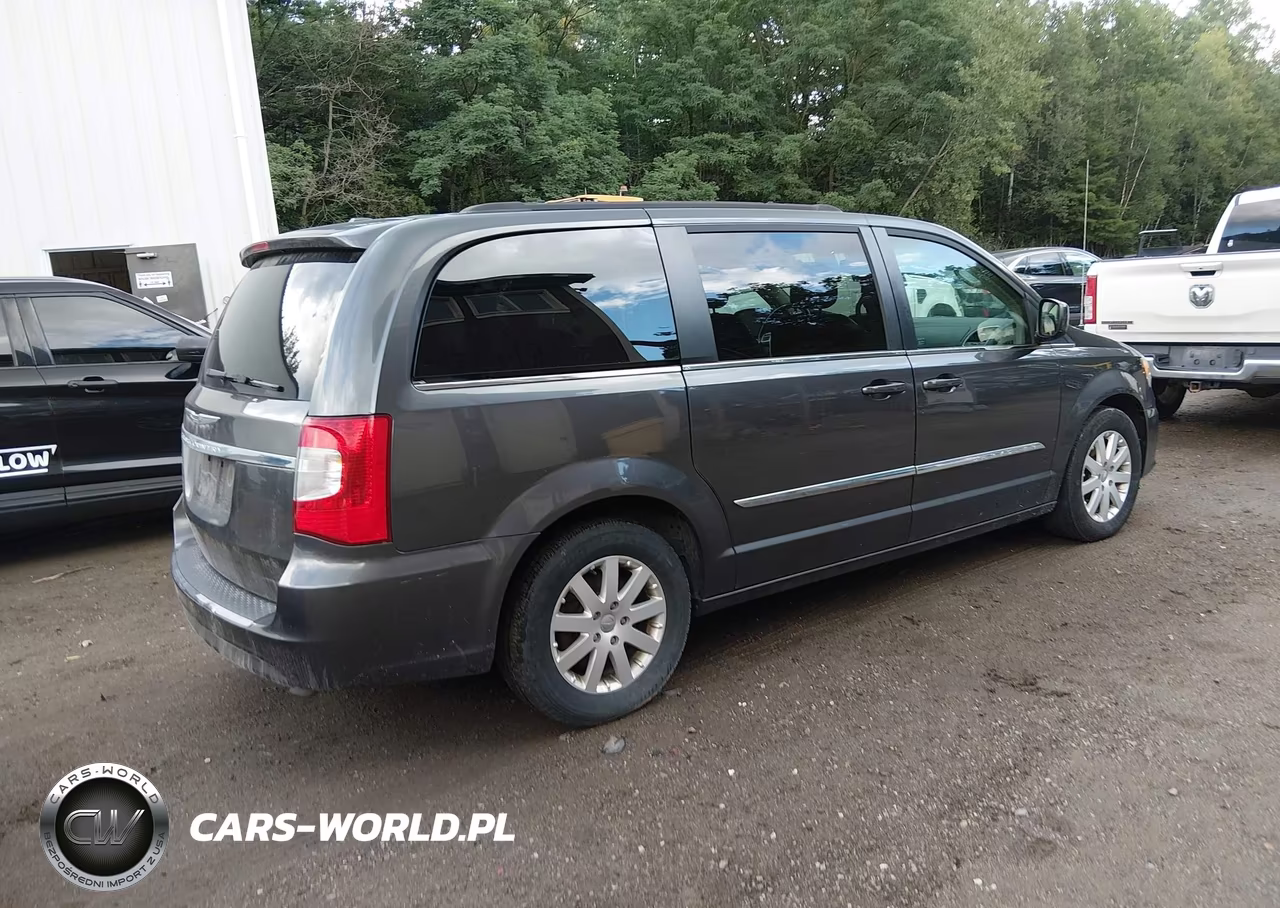 2015 Chrysler Town & Country Touring VIN:2C4RC1BG8FR711152 - 4