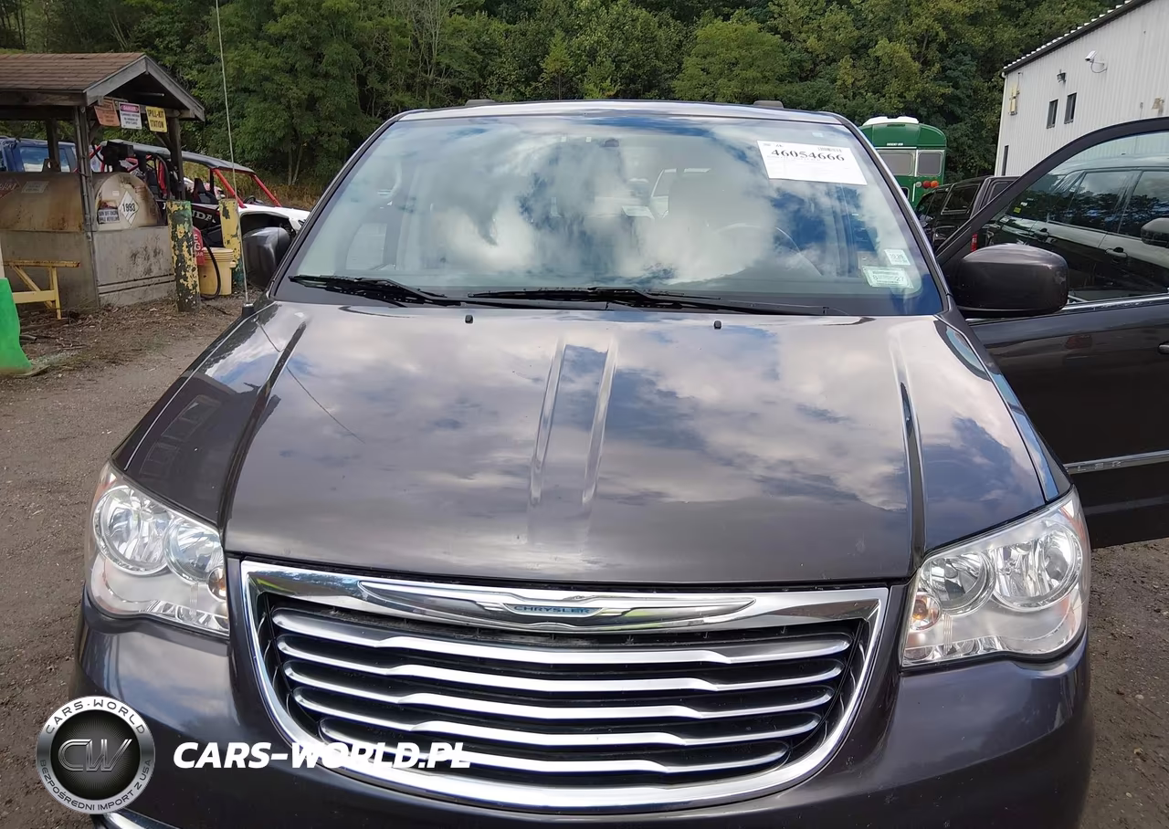 2015 Chrysler Town & Country Touring VIN:2C4RC1BG8FR711152 - 6