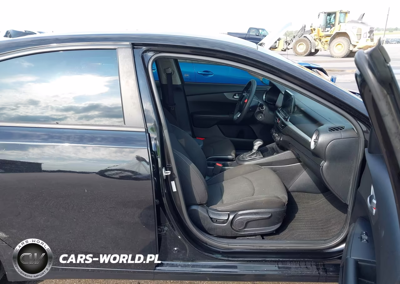 2020 Kia Forte Fe VIN:3KPF24ADXLE192830 - 5