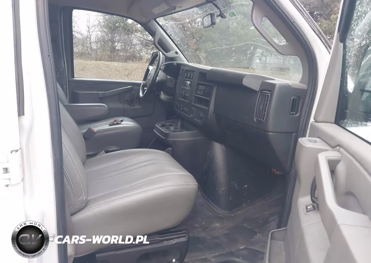 2019 Chevrolet Express 2500 Work Van VIN:1GCWGAFP1K1250716 - 5