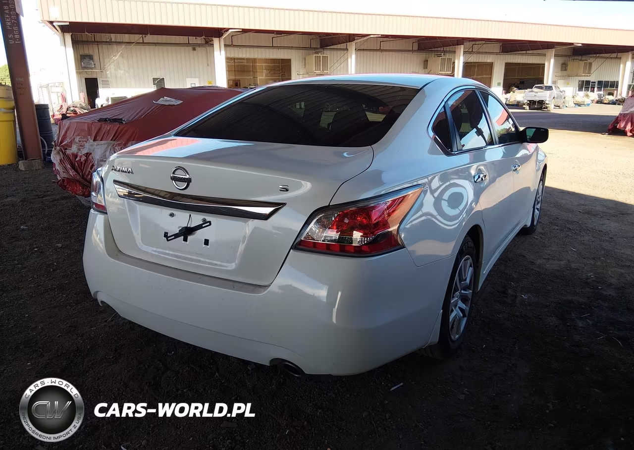 2015 Nissan Altima 2.5 S VIN:1N4AL3AP8FN865745 - 4