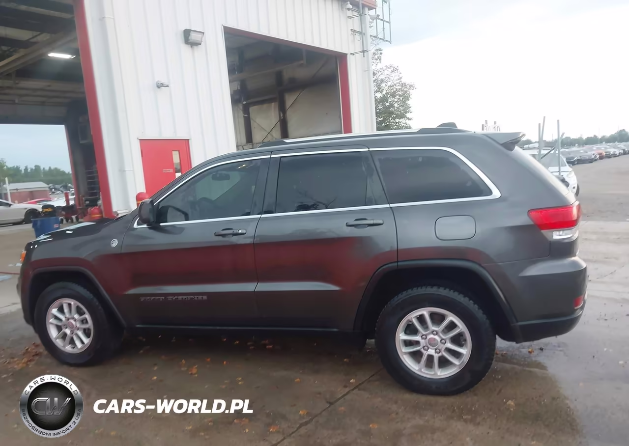 2019 Jeep Grand Cherokee Laredo E 4X4 VIN:1C4RJFAG1KC828269 - 14