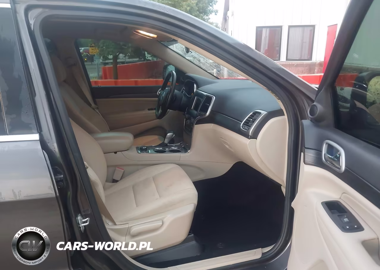 2019 Jeep Grand Cherokee Laredo E 4X4 VIN:1C4RJFAG1KC828269 - 5