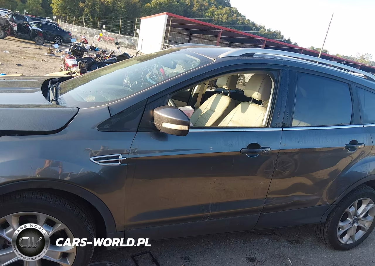 2015 Ford Escape Titanium VIN:1FMCU9J95FUA75616 - 14
