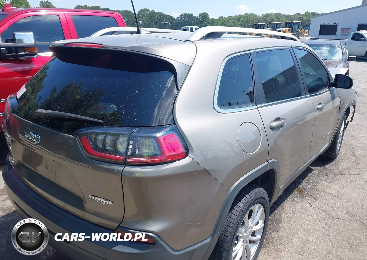 2019 Jeep Cherokee Latitude Fwd VIN:1C4PJLCB8KD246915 - 4