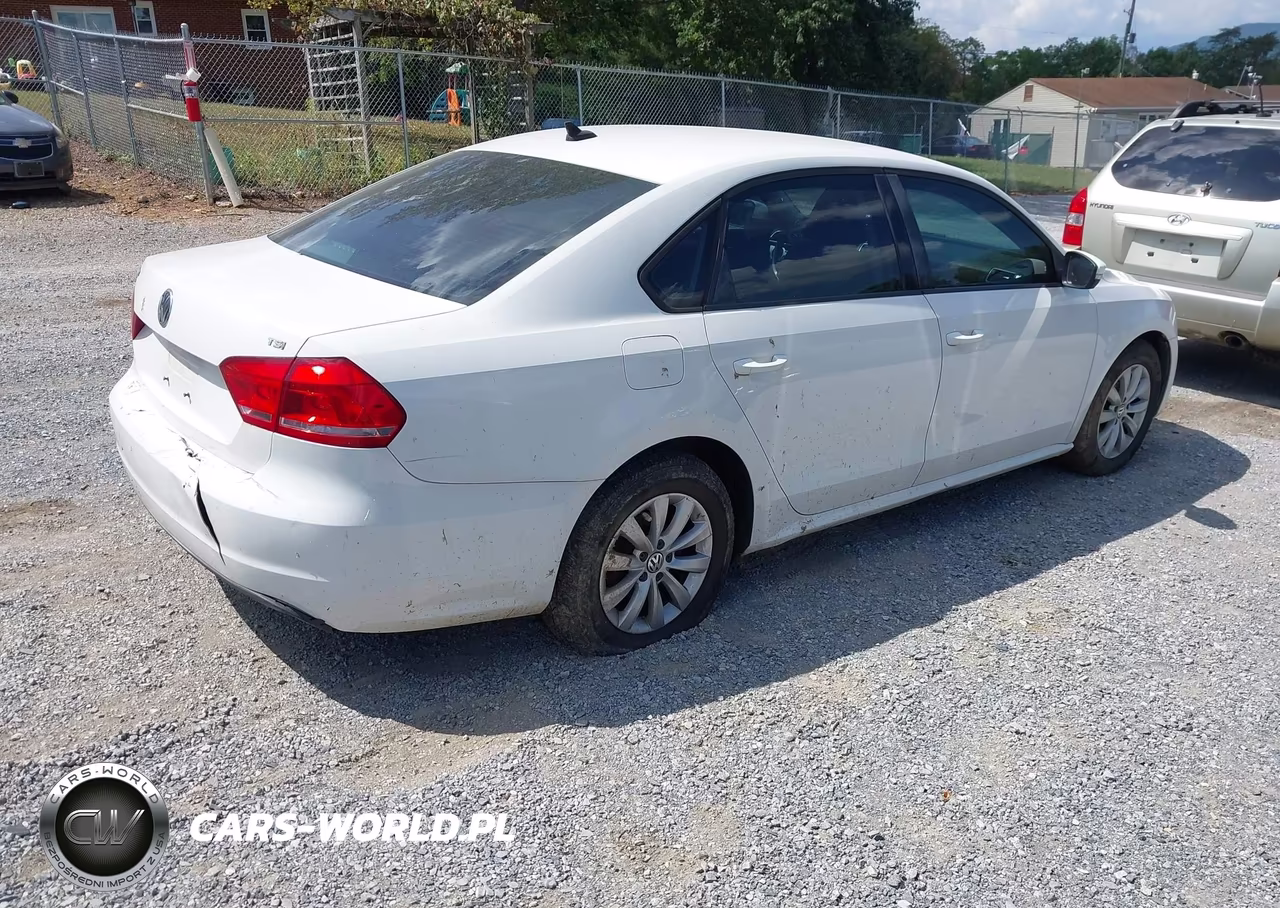 2014 Volkswagen Passat 1.8T Wolfsburg Edition VIN:1VWAT7A39EC082746 - 4