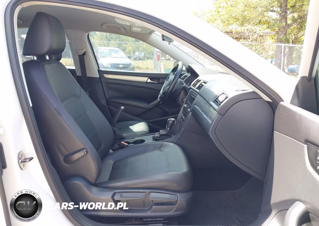 2014 Volkswagen Passat 1.8T Wolfsburg Edition VIN:1VWAT7A39EC082746 - 5