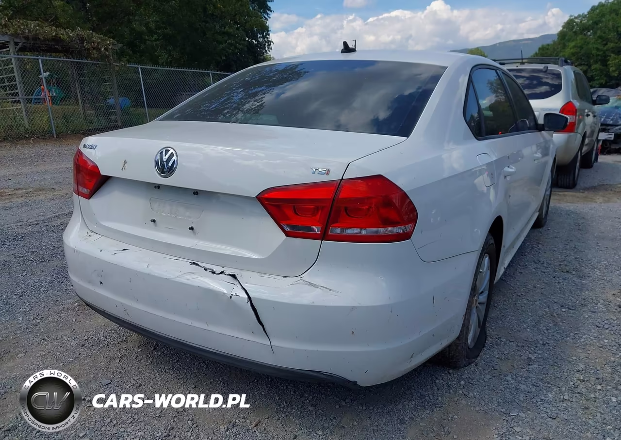 2014 Volkswagen Passat 1.8T Wolfsburg Edition VIN:1VWAT7A39EC082746 - 6