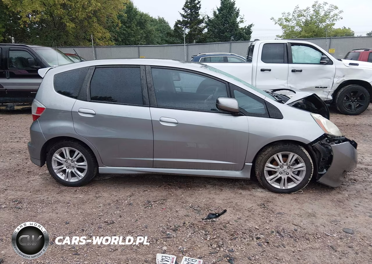 2009 Honda Fit Sport VIN:JHMGE88439S017543 - 13