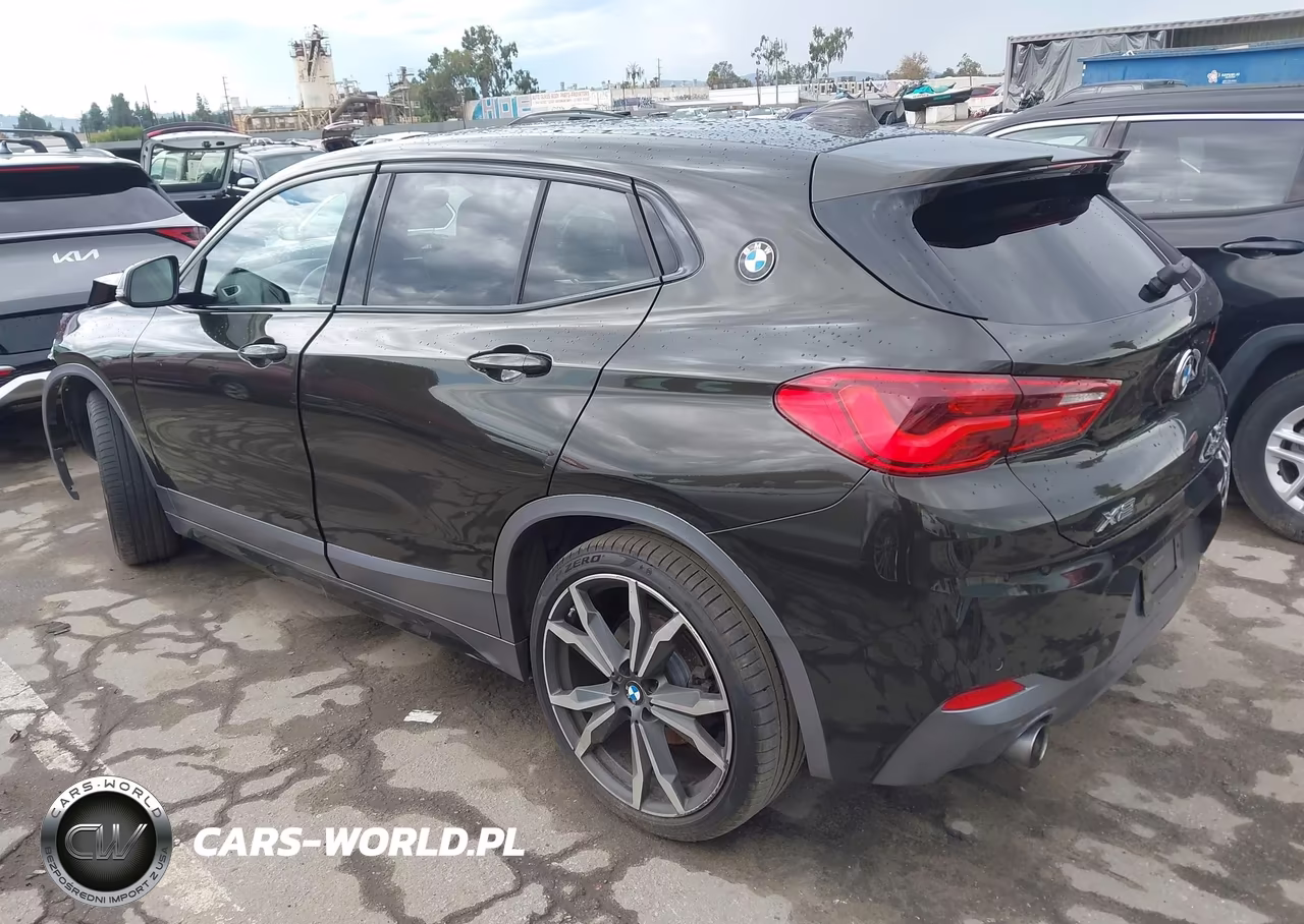 2018 BMW X2 xDrive28I VIN:WBXYJ5C3XJEB19476 - 3
